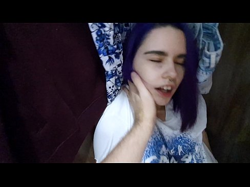 ❤️ Leidsin oma õe kapist ja aitasin tal cumida ️ Kaunis porno at us et.oldsex.ru
